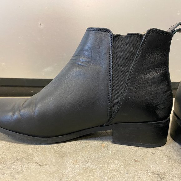 Nisolo Everyday Chelsea Commuter Boot - Picture 5 of 10
